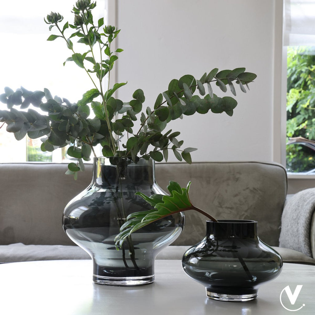 Ruvuma vaas grey, mondgeblazen glas, Vase The World