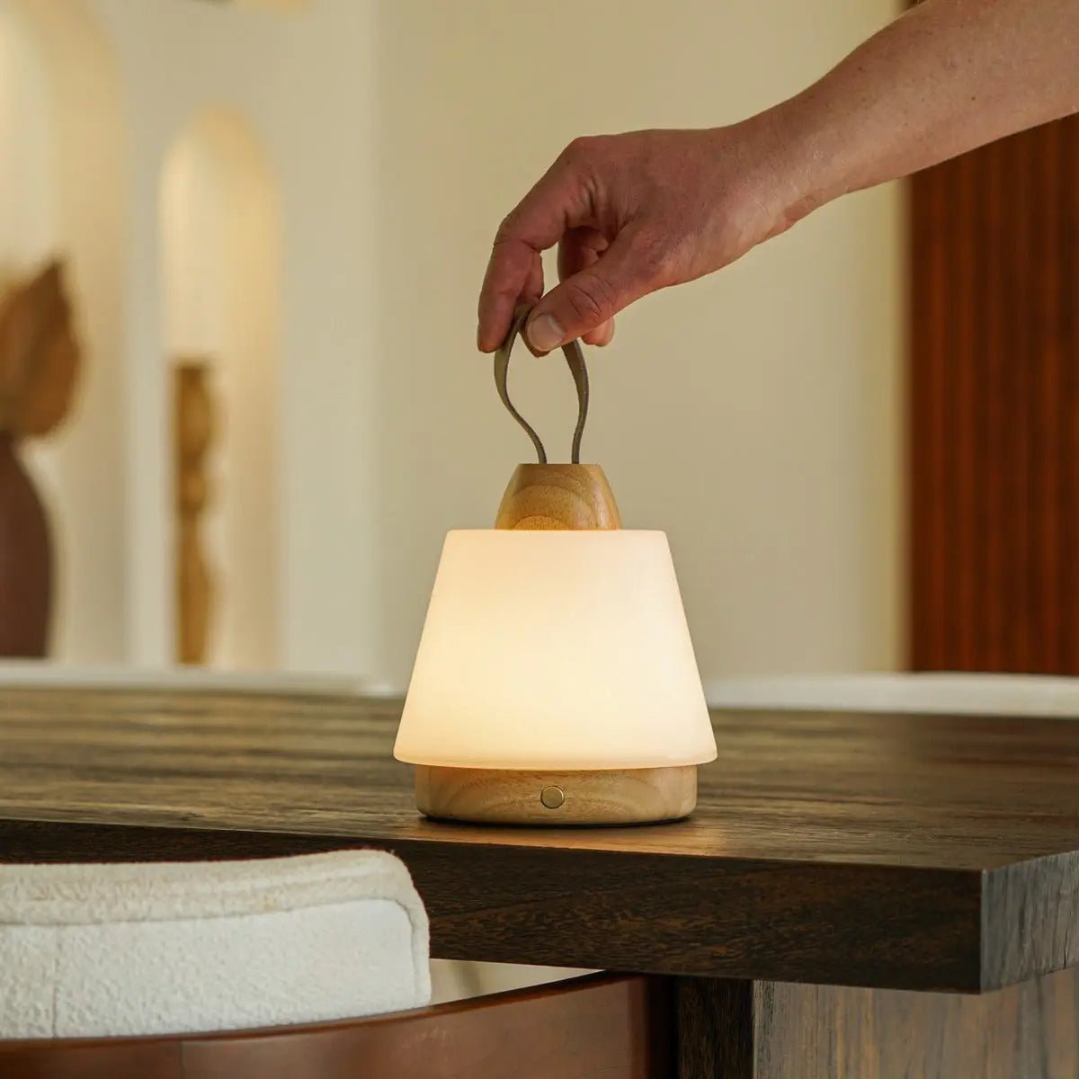 Liv lichtbruine oplaadbare lamp, snoerloos en dimbaar, Ø15 x 16 cm