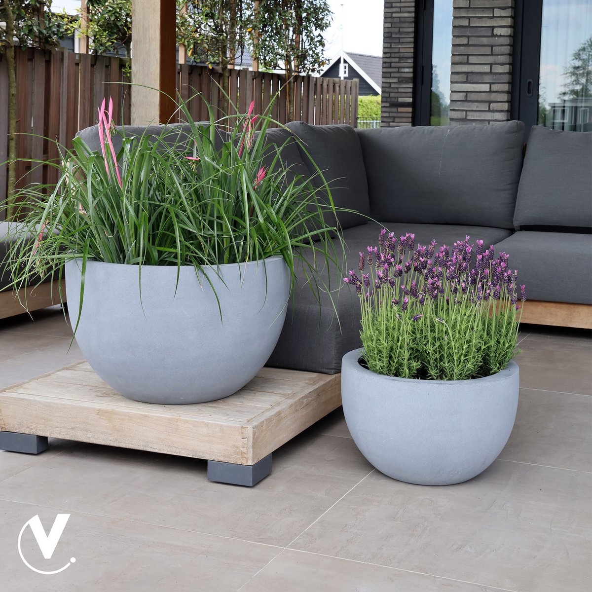 Plantenpot Louisiana Grey, Fiberstone, Ø45 x H28 cm /of/ Ø60 x H38 cm, Vase The World