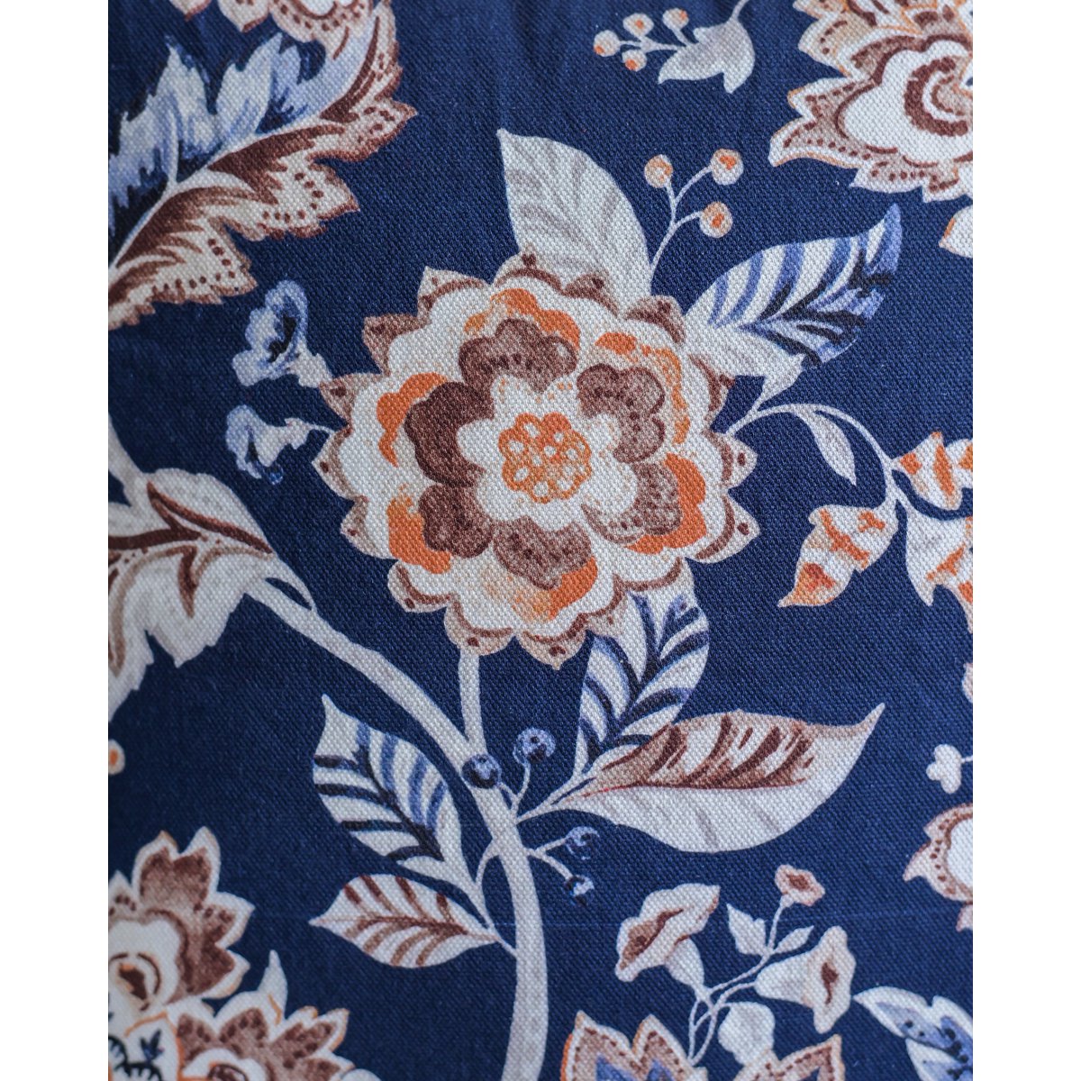 Blauwe bloemen kussenhoes 45x45 cm, katoenen canvas met digitale print, Urbane Hide