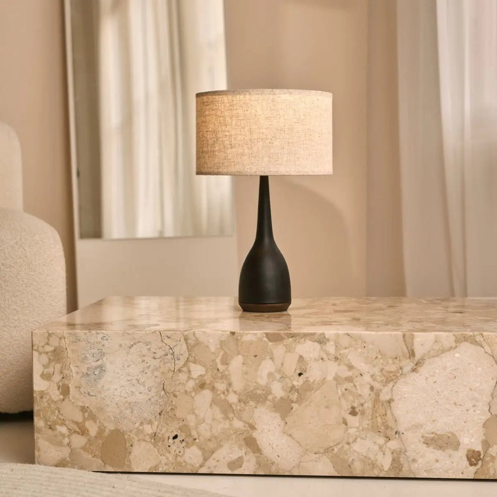 Jacob Zwarte Tafellamp Met Beige Kap, Tavellio
