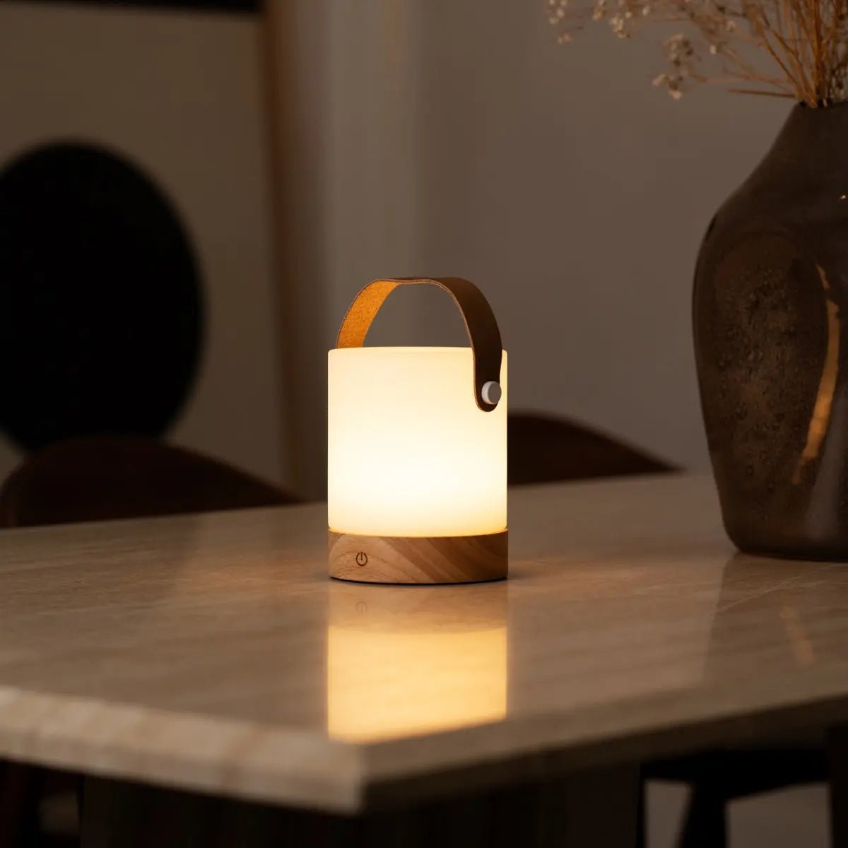 Avery lichtbruine oplaadbare houten tafellamp, snoerloos en dimbaar, Ø12 x 21 cm