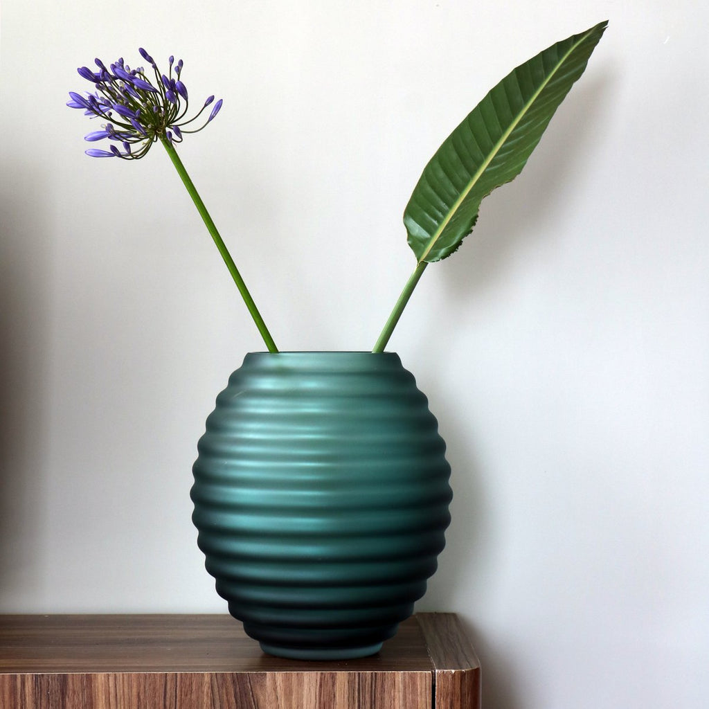Chinko satin vaas Ø29 cm, groen mondgeblazen glas, Vase The World
