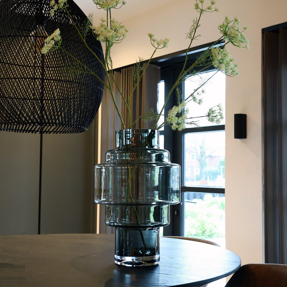 Kasai vaas grey, mondgeblazen glas in grijs, Vase The World