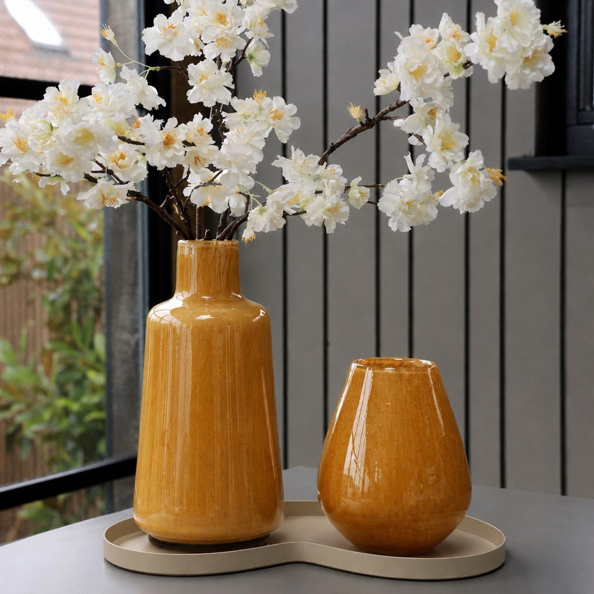 Tasman Elite vaas S, H20 cm Ø18 cm, geel glas met luchtbellen, Vase The World
