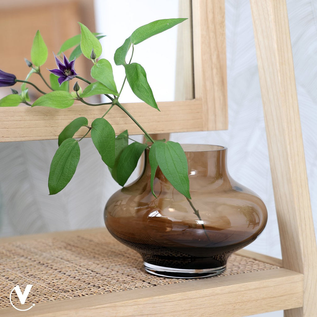 Ruvuma vaas taupe, mondgeblazen glas, Vase The World