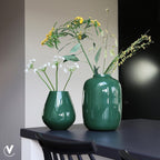 Tasman vaas S bright green, H20 cm Ø18 cm, groen glas, Vase The World