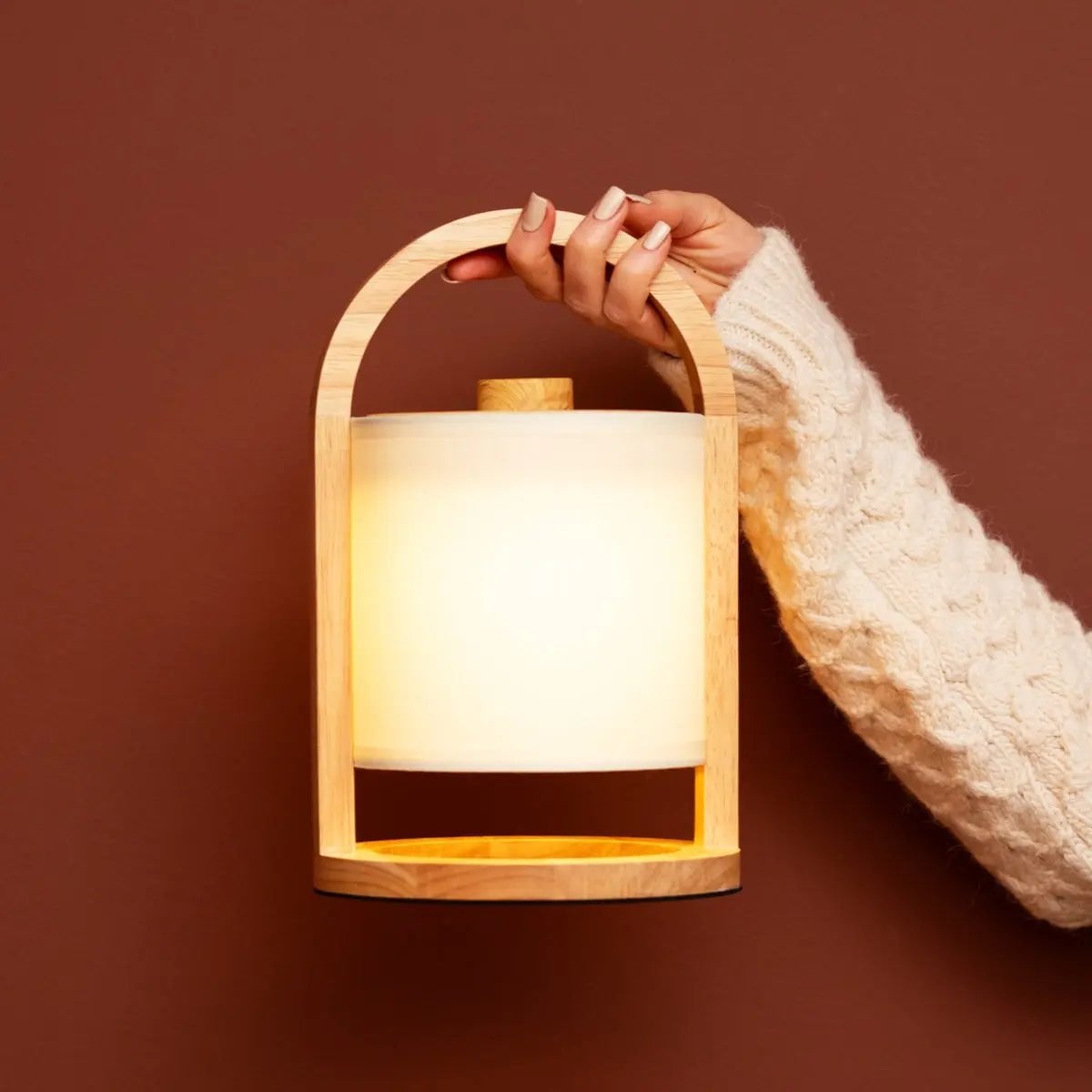 River lichtbruine houten oplaadbare lamp, snoerloos en dimbaar, Ø18 x 27 cm