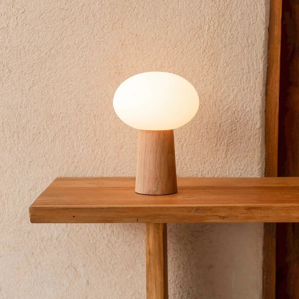 Max draadloze tafellamp lichtbruin, dimbaar, IP44, USB C oplaadbaar