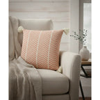 Chevrona kussenhoes 45x45 cm, chevron breisel in dusty coral met kwastjes, Urbane Hide