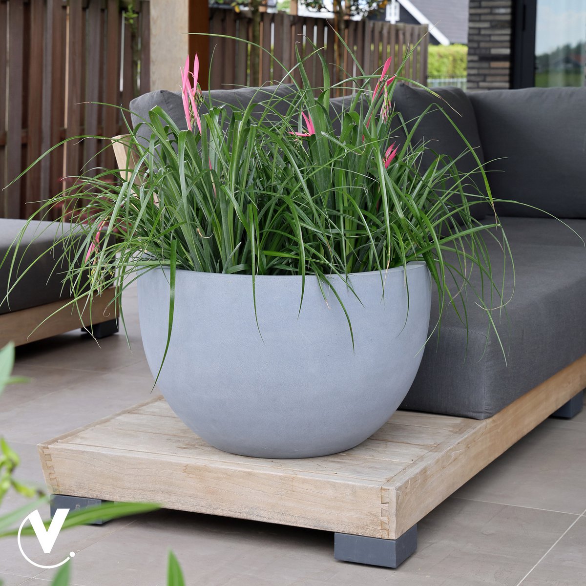 Plantenpot Louisiana Grey, Fiberstone, Ø45 x H28 cm /of/ Ø60 x H38 cm, Vase The World