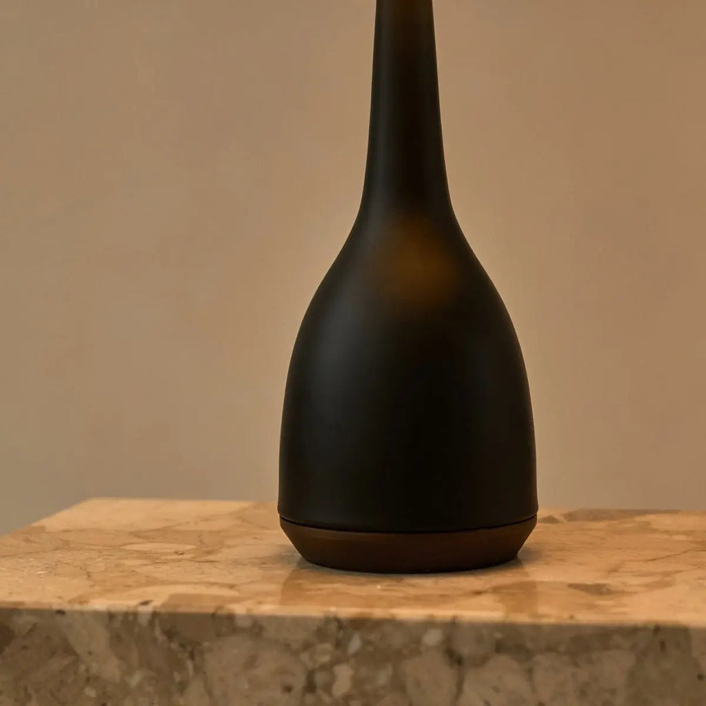 Jacob Zwarte Tafellamp Met Beige Kap, Tavellio